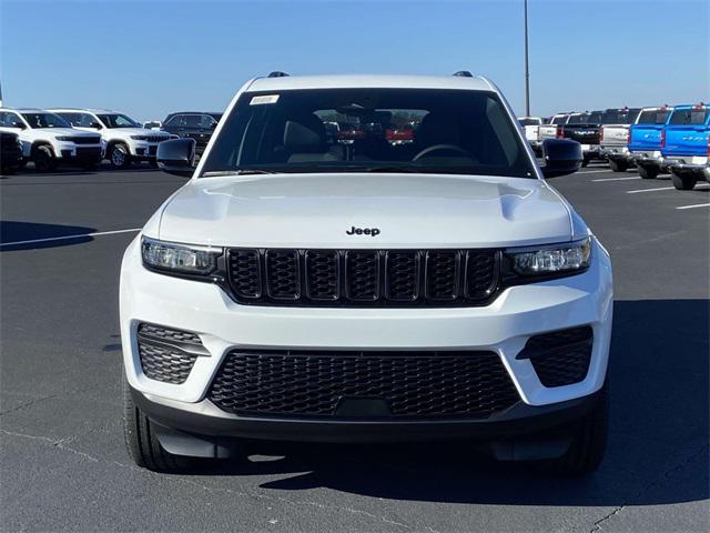 new 2025 Jeep Grand Cherokee car, priced at $37,080