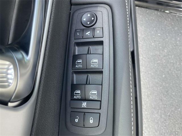 new 2025 Chrysler Pacifica car, priced at $51,565