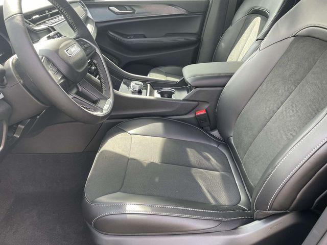 new 2025 Jeep Grand Cherokee car, priced at $36,125