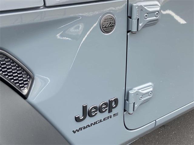 new 2025 Jeep Wrangler car, priced at $48,230
