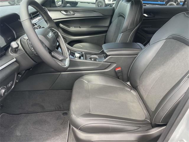 new 2025 Jeep Grand Cherokee L car, priced at $40,625