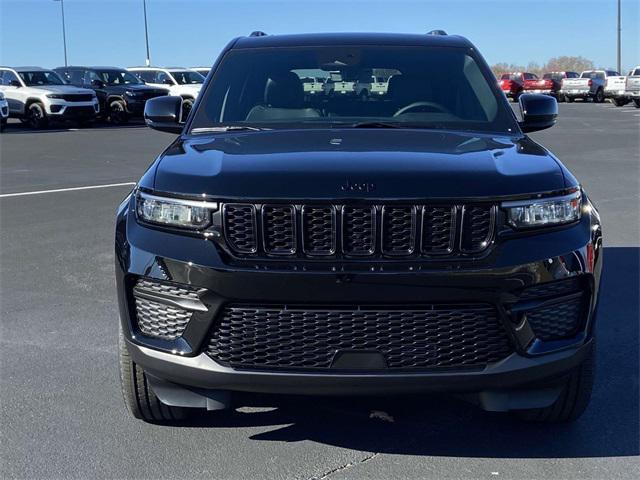 new 2025 Jeep Grand Cherokee car, priced at $40,175