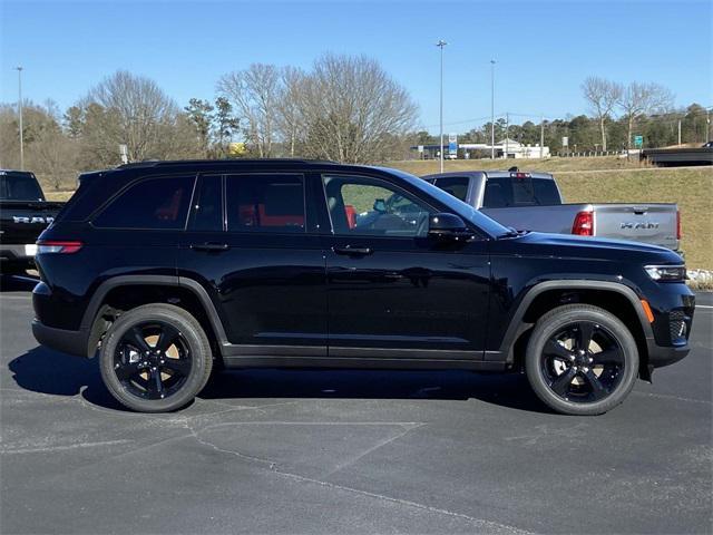 new 2025 Jeep Grand Cherokee car, priced at $40,175