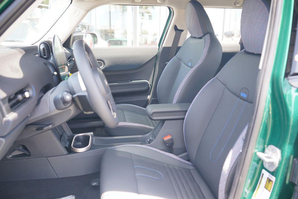 new 2025 MINI Hardtop car, priced at $35,225