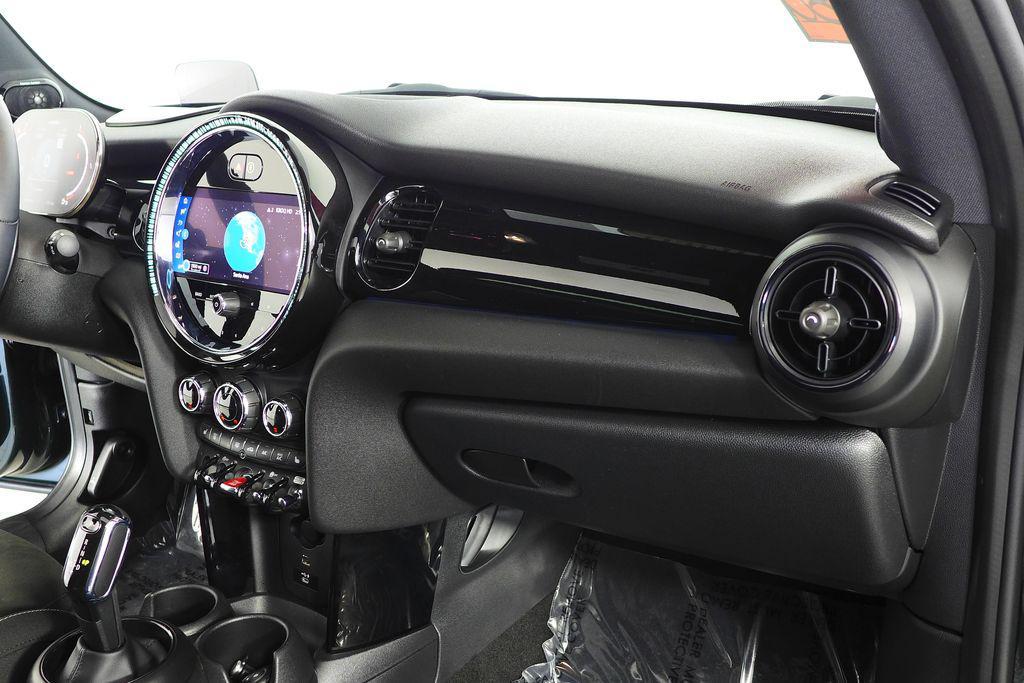 used 2022 MINI Hardtop car, priced at $30,780