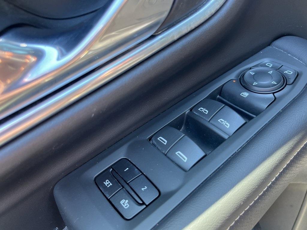 used 2021 GMC Yukon car, priced at $34,000