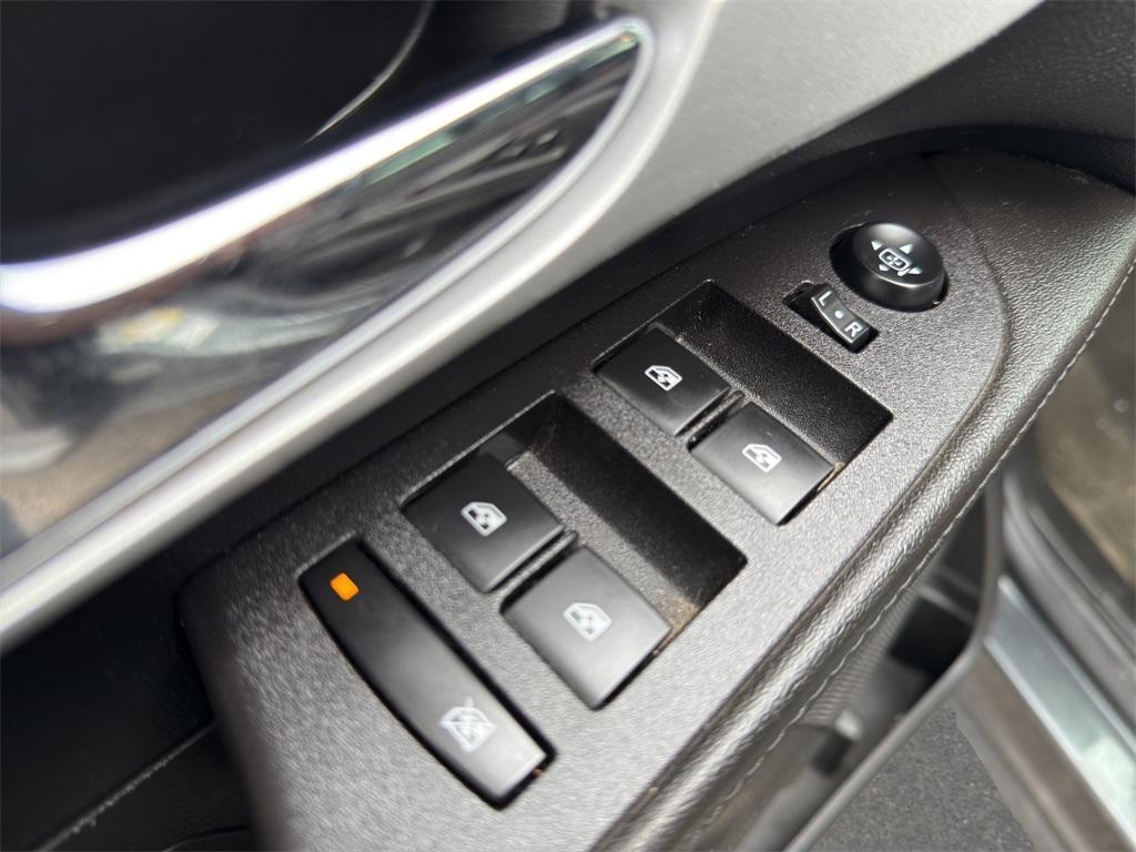 used 2017 Chevrolet Equinox car, priced at $9,300