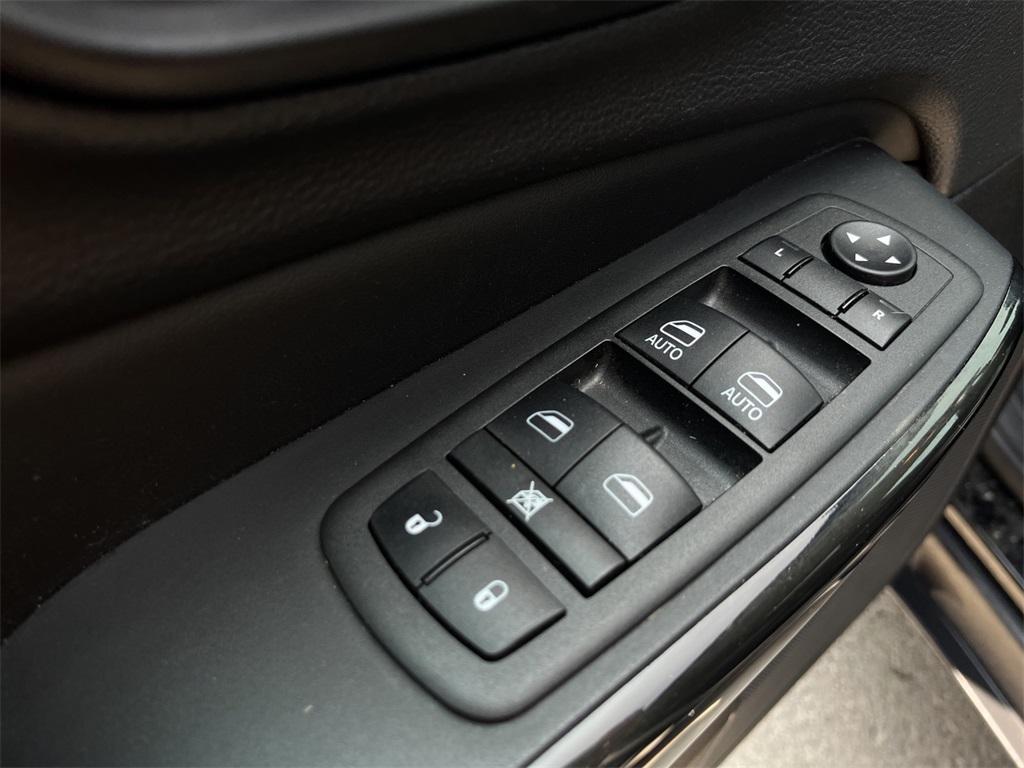 used 2023 Jeep Cherokee car, priced at $23,527