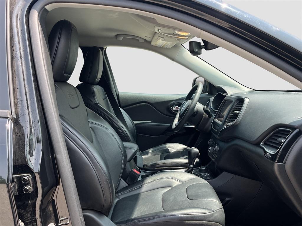 used 2023 Jeep Cherokee car, priced at $23,527