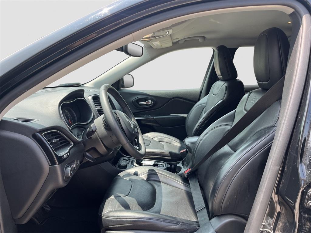 used 2023 Jeep Cherokee car, priced at $23,527