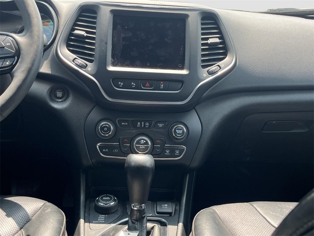 used 2023 Jeep Cherokee car, priced at $23,527