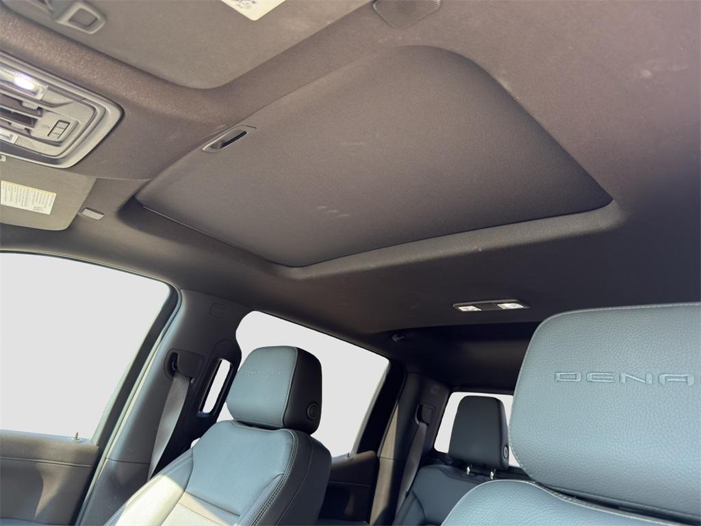 used 2022 GMC Sierra 1500 Limited car, priced at $39,877