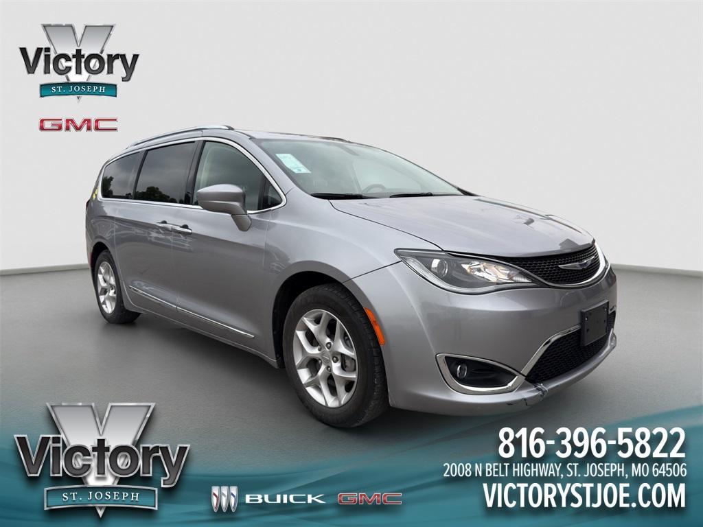 used 2018 Chrysler Pacifica car, priced at $10,717