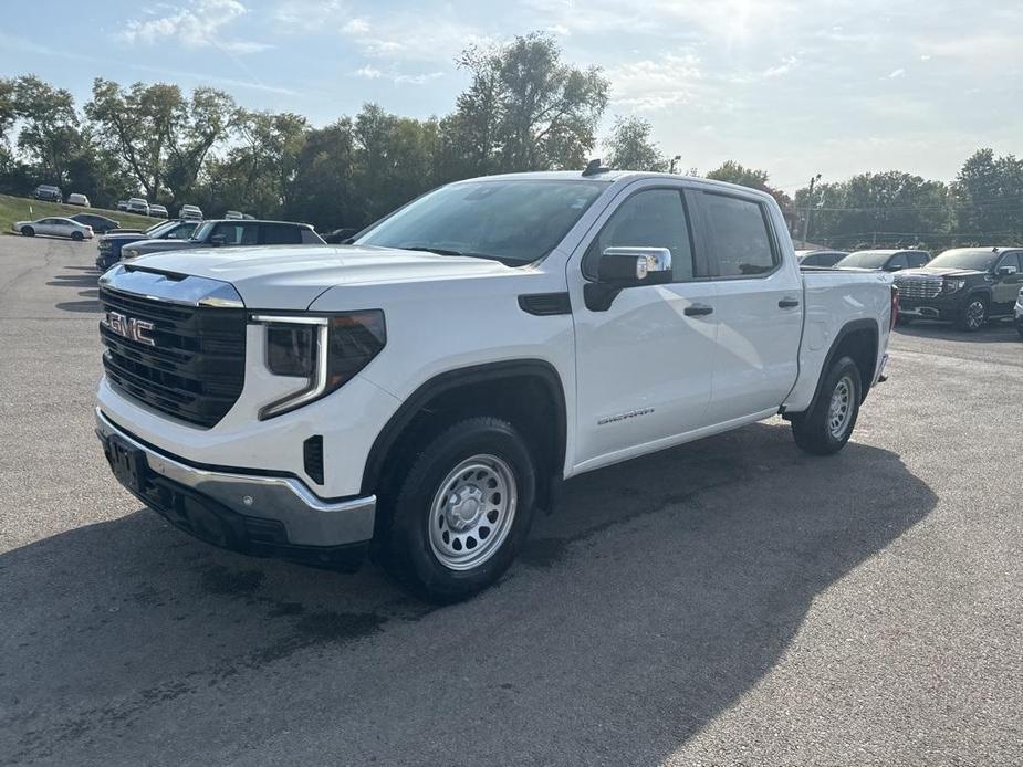 new 2024 GMC Sierra 1500 car, priced at $44,299