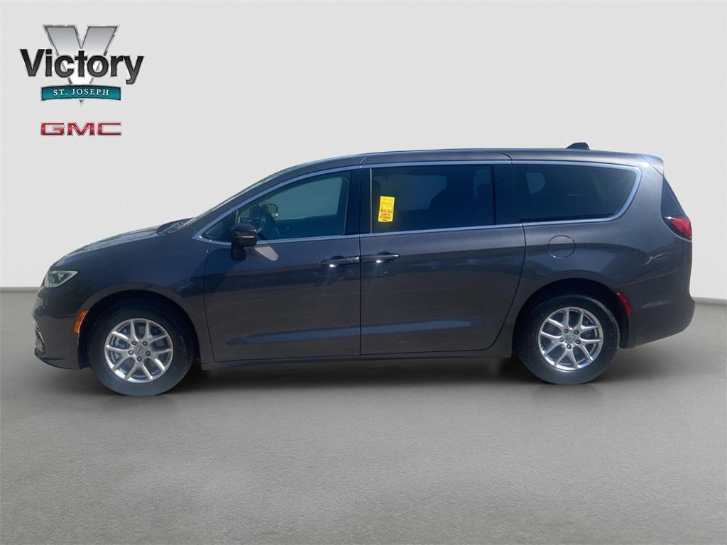 used 2023 Chrysler Pacifica car, priced at $23,583