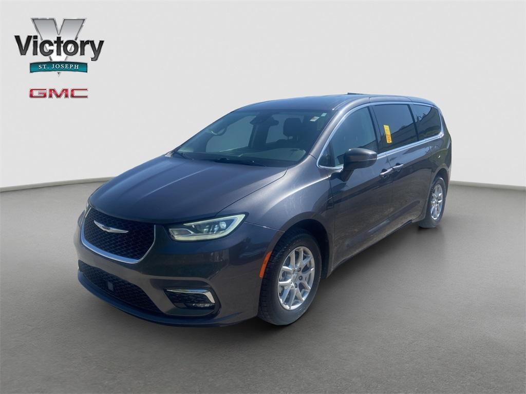 used 2023 Chrysler Pacifica car, priced at $23,583