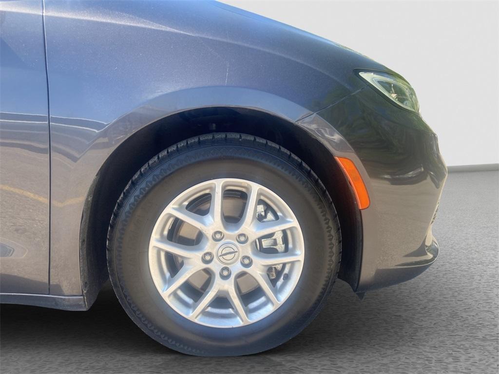 used 2023 Chrysler Pacifica car, priced at $23,583