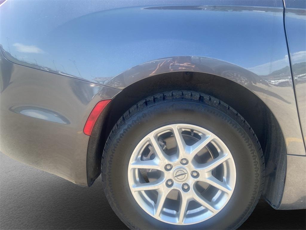used 2023 Chrysler Pacifica car, priced at $23,583