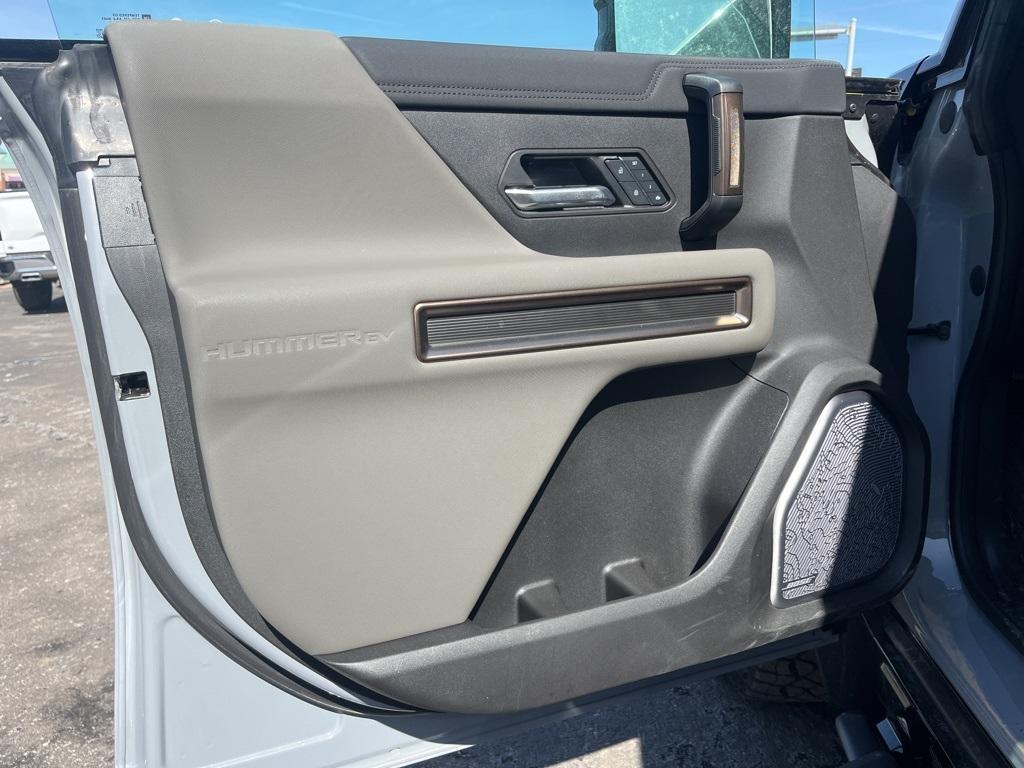 new 2025 GMC HUMMER EV Pickup car, priced at $104,910