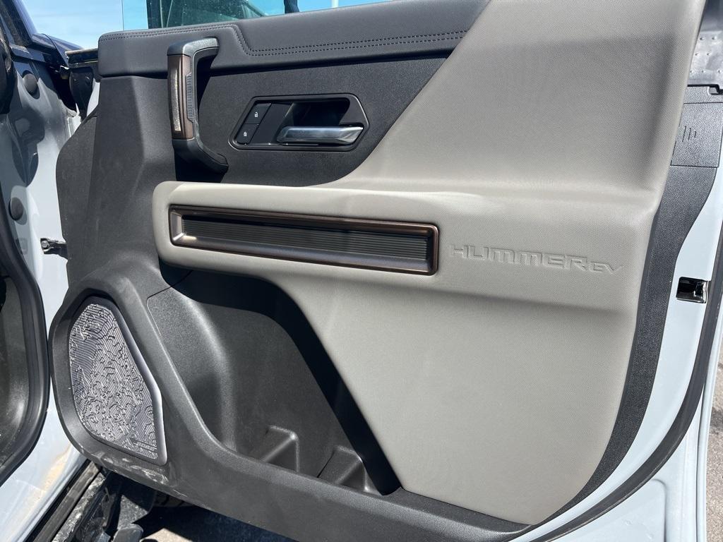 new 2025 GMC HUMMER EV Pickup car, priced at $104,910