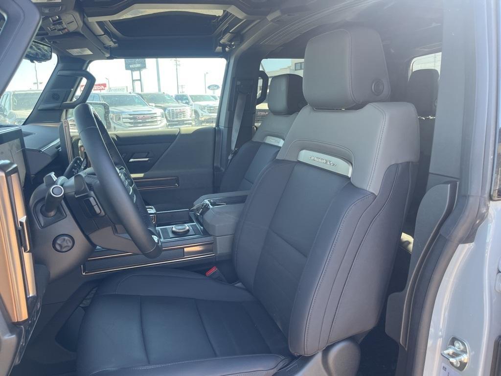 new 2025 GMC HUMMER EV Pickup car, priced at $104,910