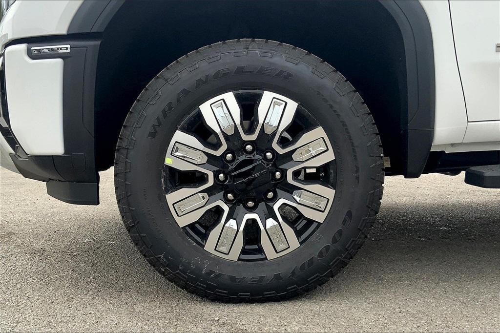 new 2025 GMC Sierra 2500 car, priced at $70,145