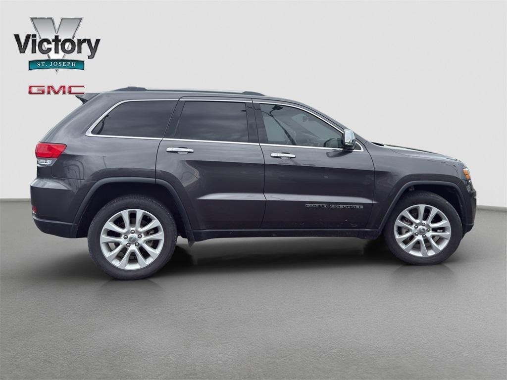 used 2017 Jeep Grand Cherokee car, priced at $17,380