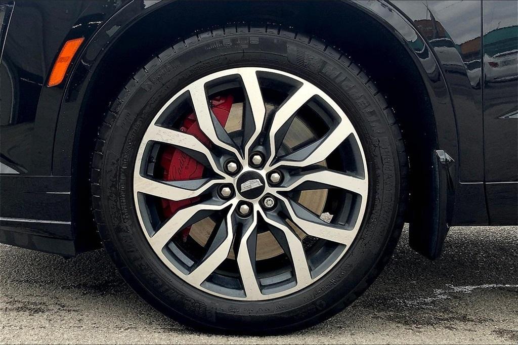 used 2022 Cadillac XT6 car, priced at $38,950