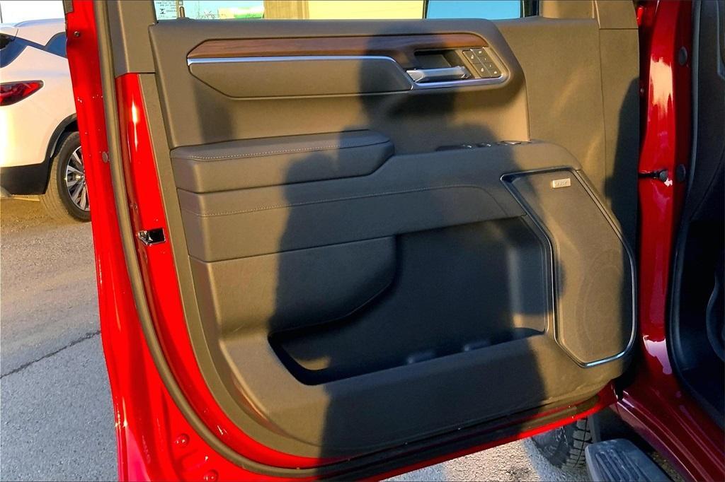 new 2025 GMC Sierra 1500 car, priced at $56,620