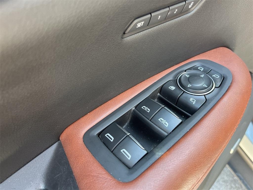 used 2024 Cadillac XT5 car, priced at $39,984