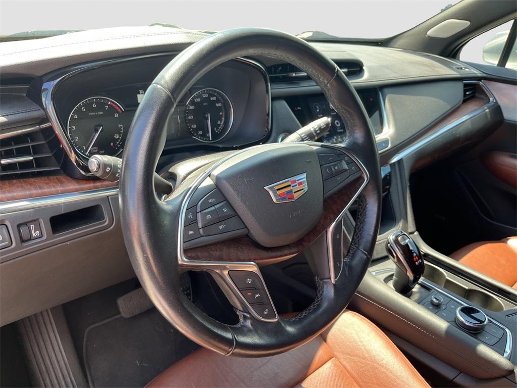 used 2024 Cadillac XT5 car, priced at $39,984