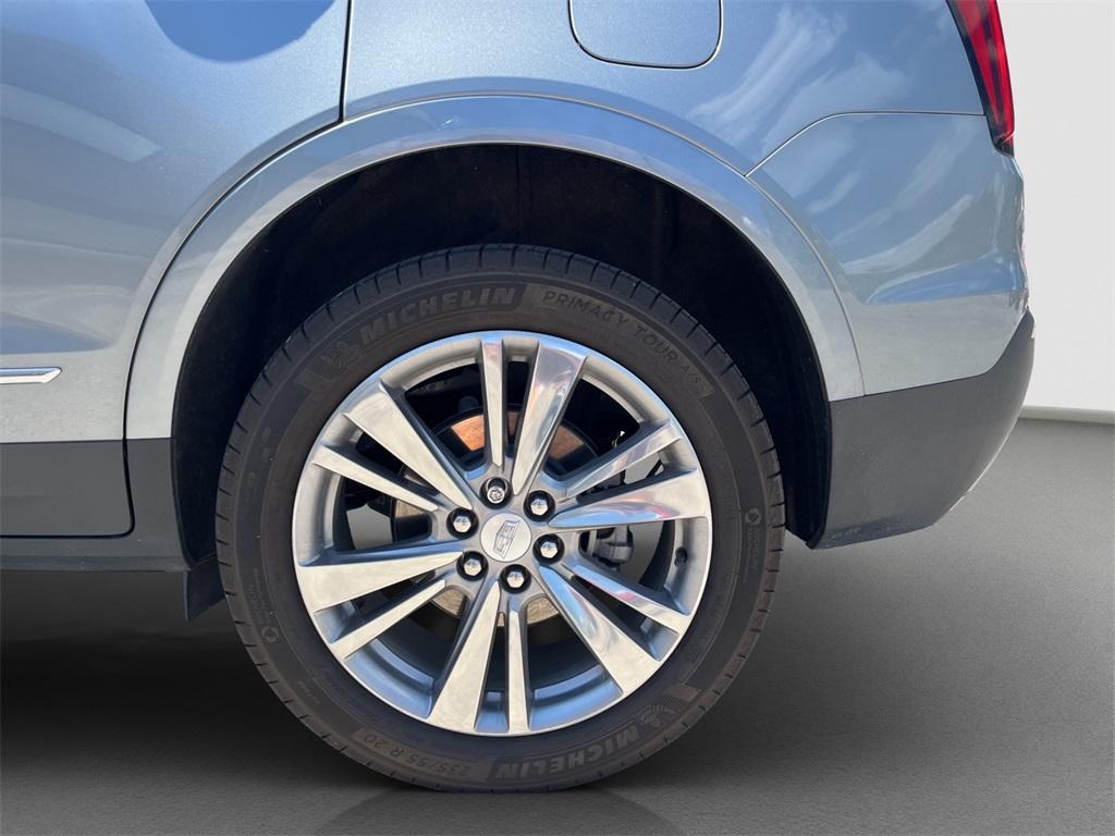 used 2024 Cadillac XT5 car, priced at $39,984