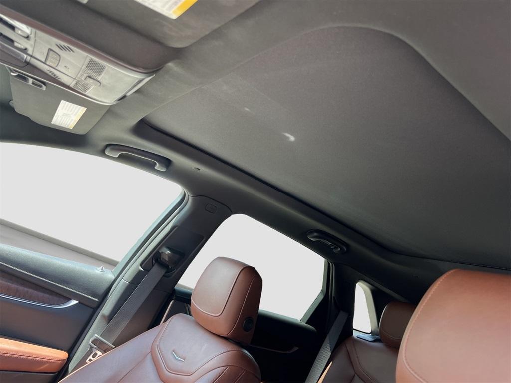 used 2024 Cadillac XT5 car, priced at $39,984
