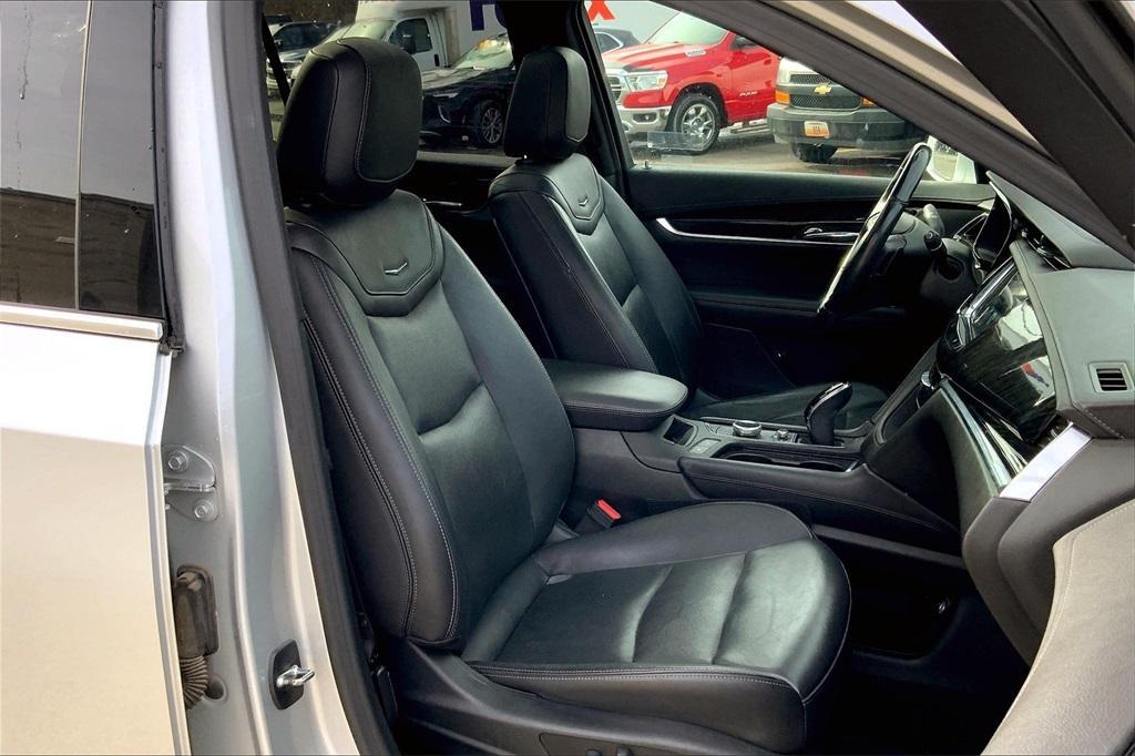 used 2020 Cadillac XT6 car, priced at $32,000