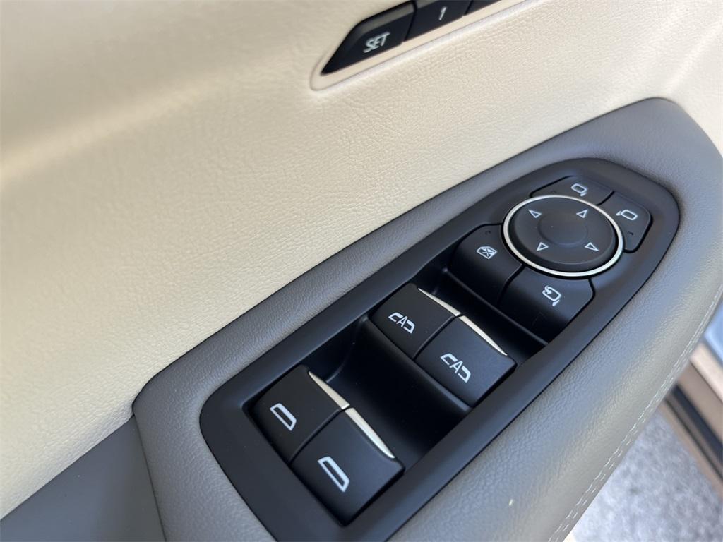used 2024 Cadillac XT6 car, priced at $44,908