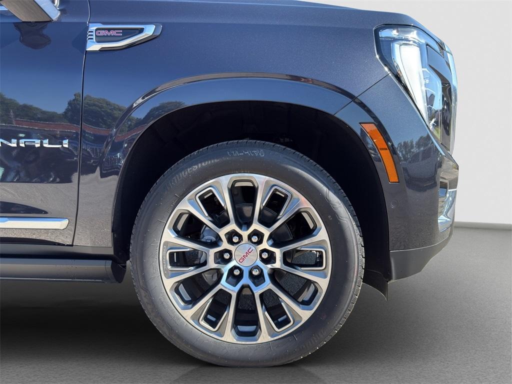 new 2025 GMC Yukon car