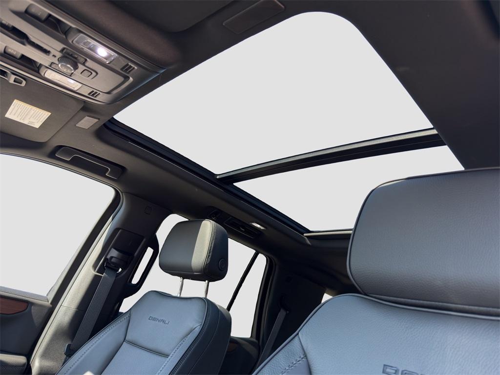 new 2025 GMC Yukon car