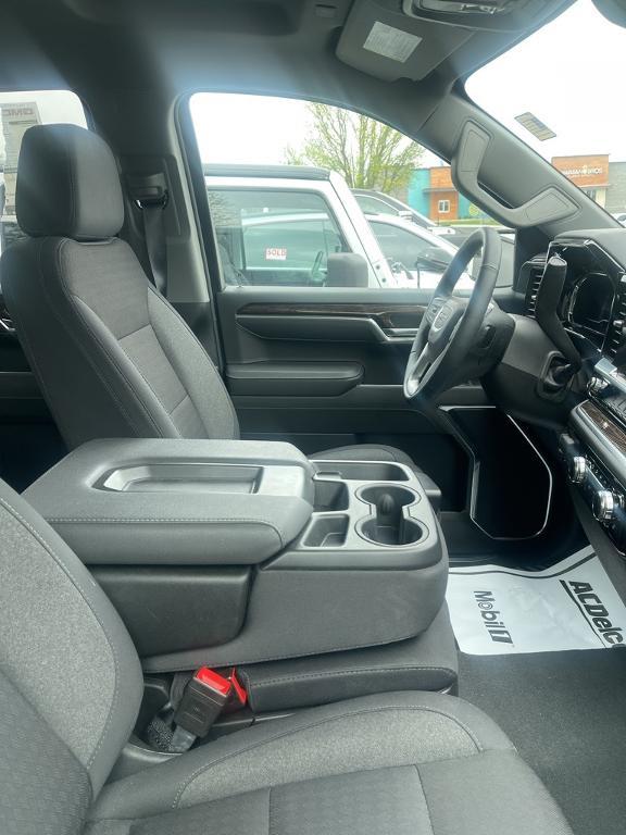 new 2025 GMC Sierra 1500 car, priced at $49,540