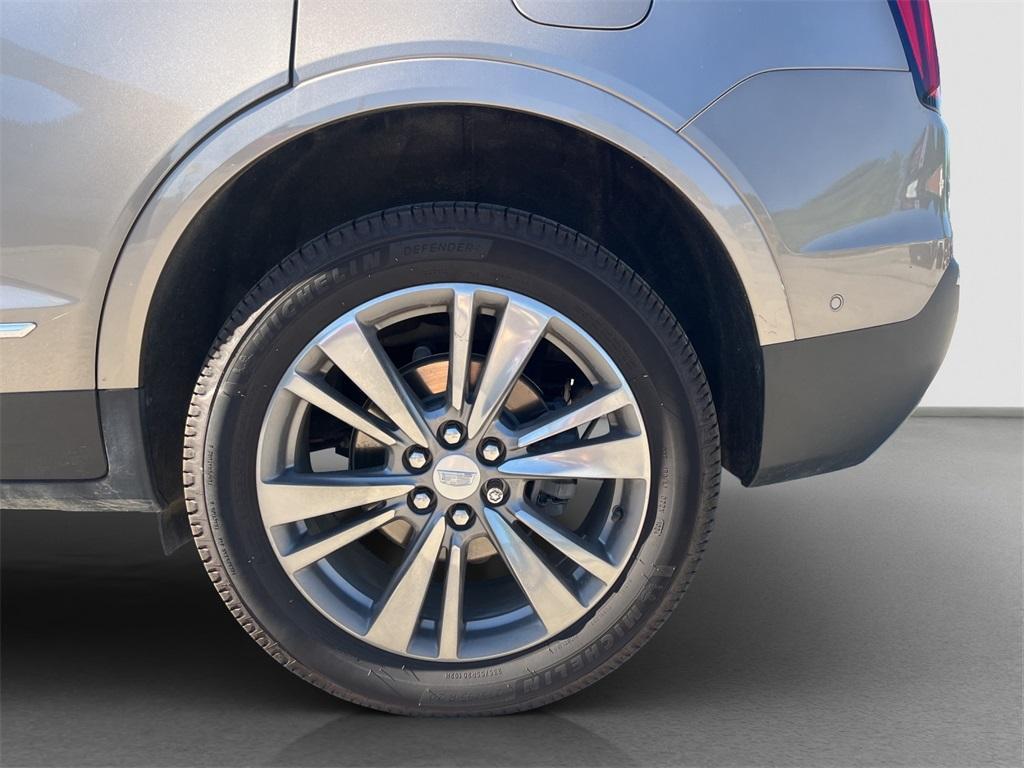 used 2022 Cadillac XT5 car, priced at $26,500