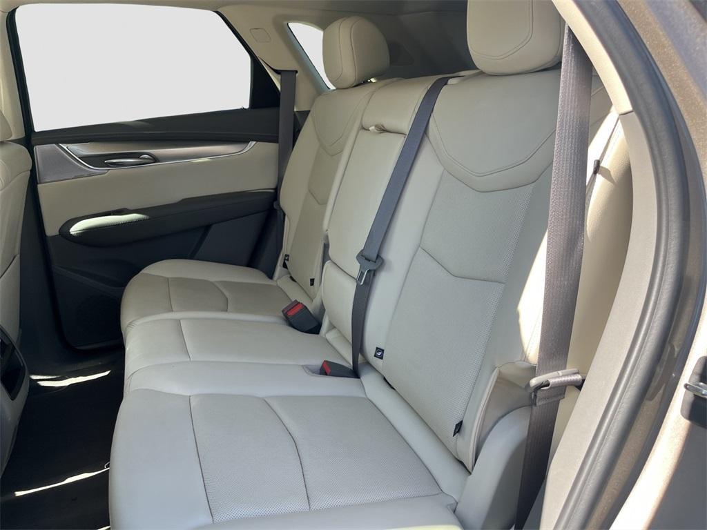 used 2022 Cadillac XT5 car, priced at $26,500