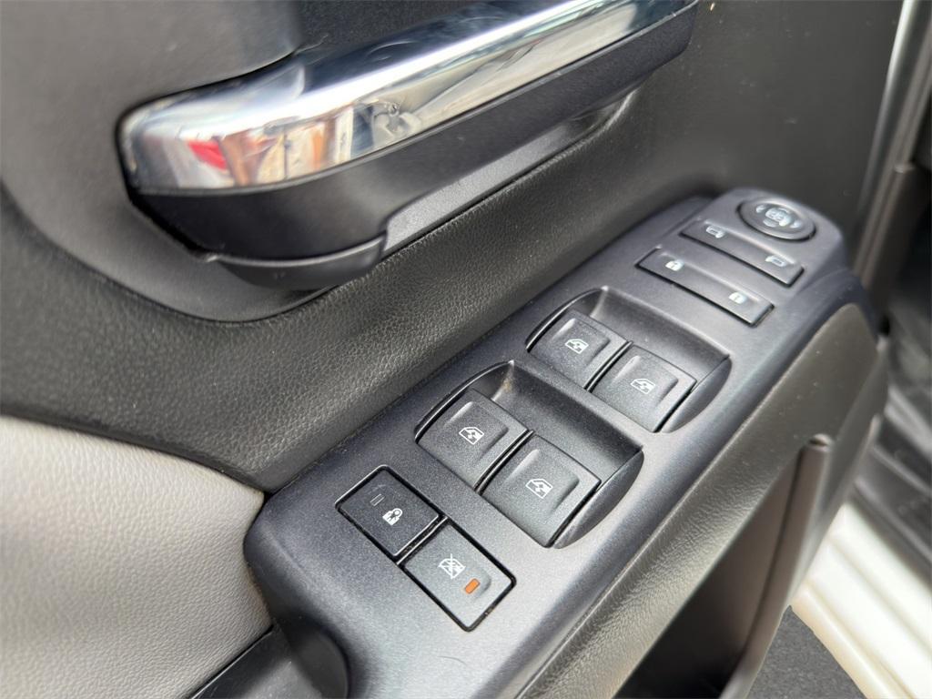 used 2015 Chevrolet Silverado 1500 car, priced at $18,155