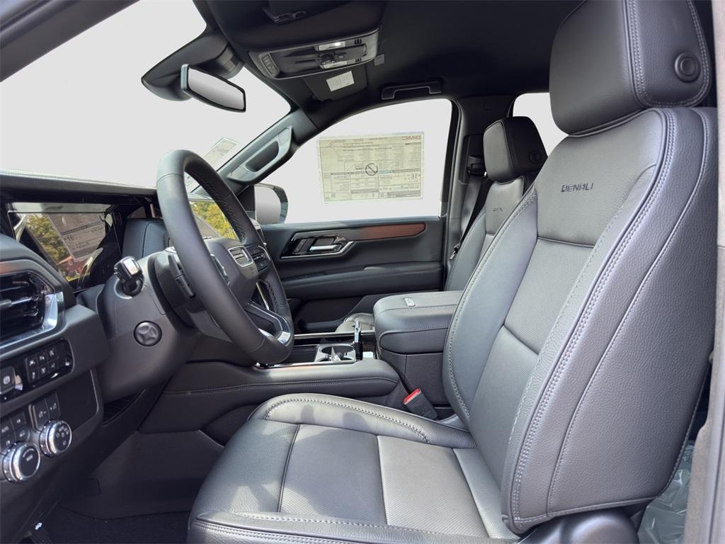 new 2025 GMC Yukon car, priced at $81,815