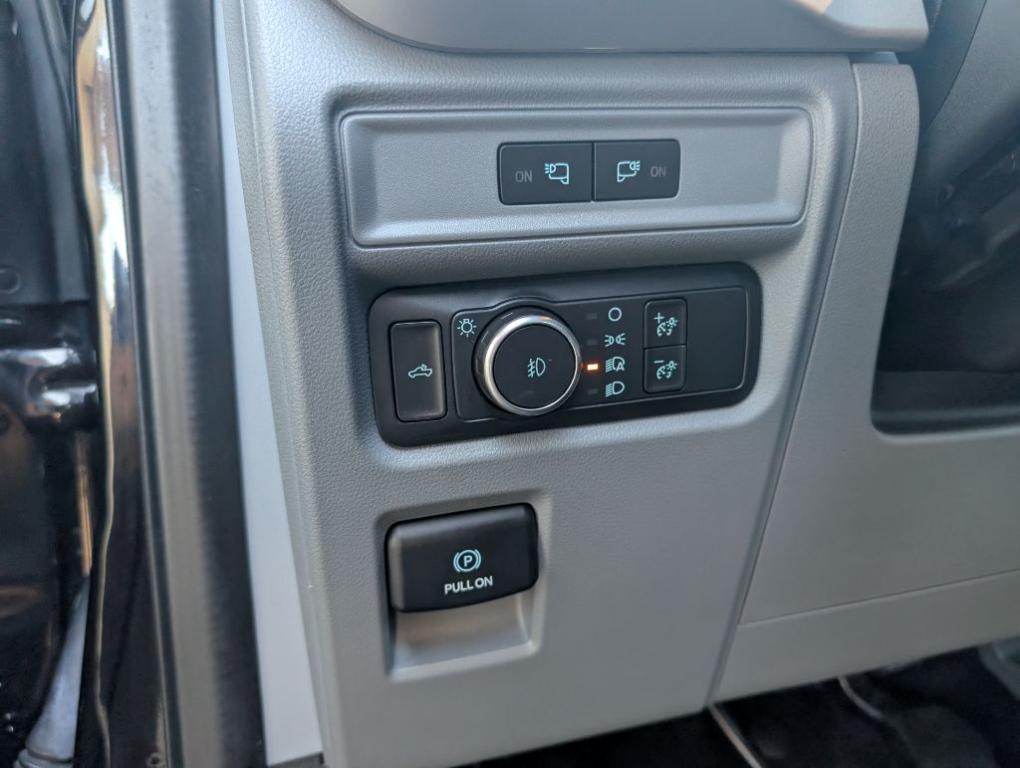 used 2021 Ford F-150 car, priced at $25,500