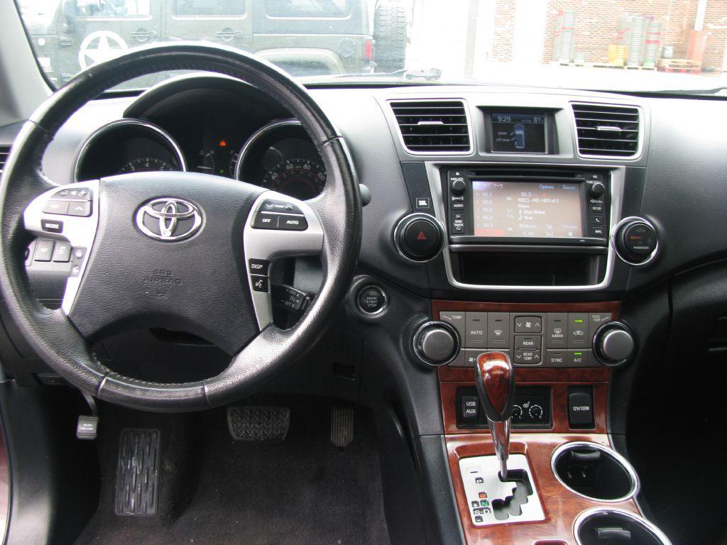 used 2013 Toyota Highlander car, priced at $9,900