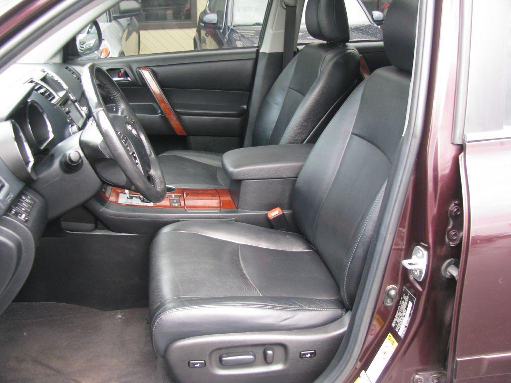 used 2013 Toyota Highlander car, priced at $9,900