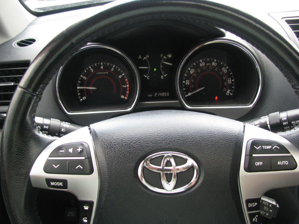 used 2013 Toyota Highlander car, priced at $9,900