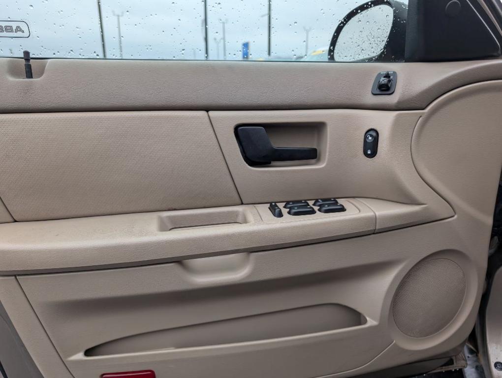 used 2003 Ford Taurus car, priced at $2,400