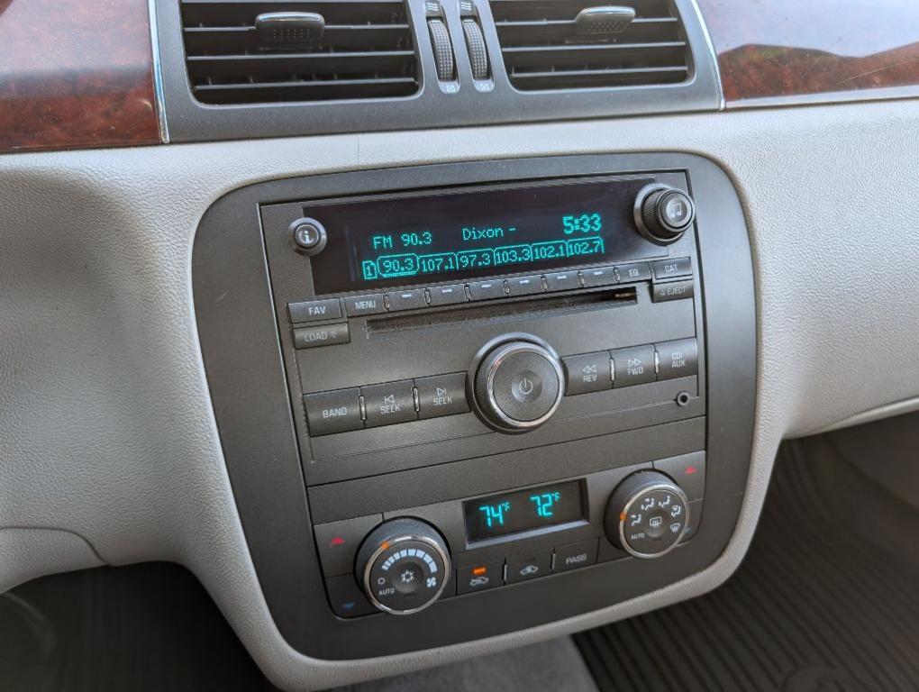 used 2007 Buick Lucerne car, priced at $5,900