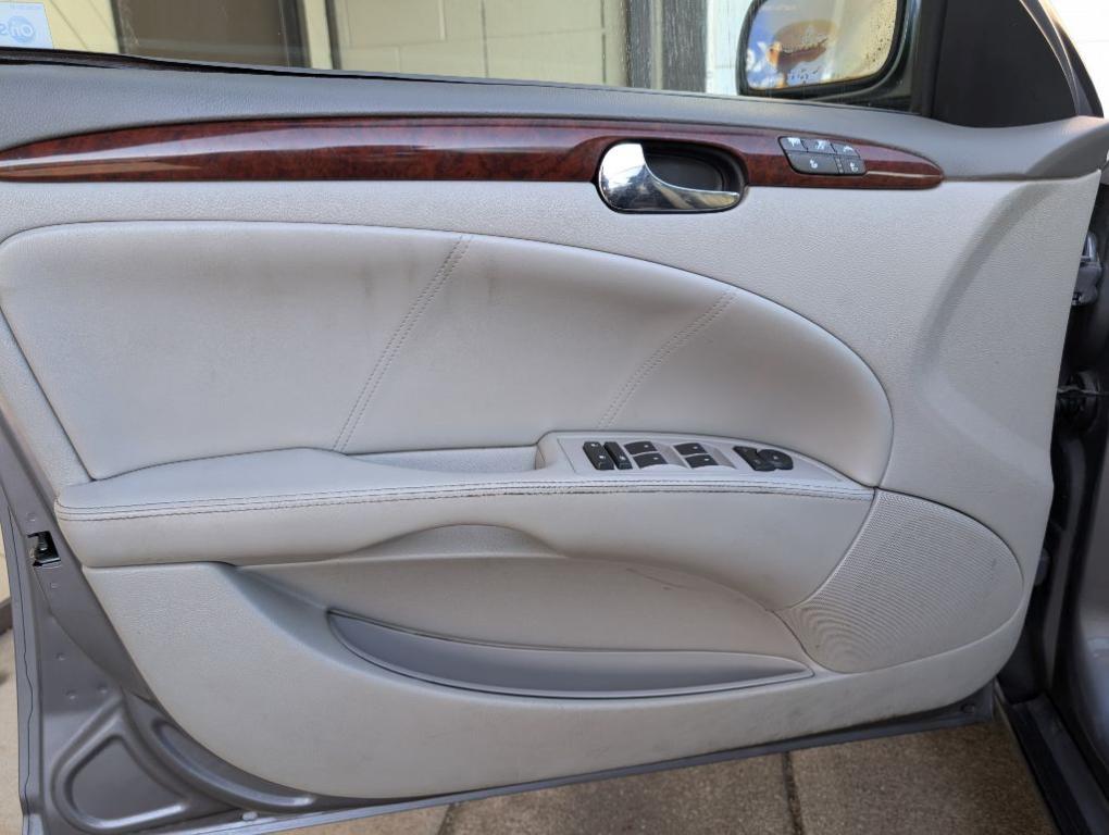 used 2007 Buick Lucerne car, priced at $5,900
