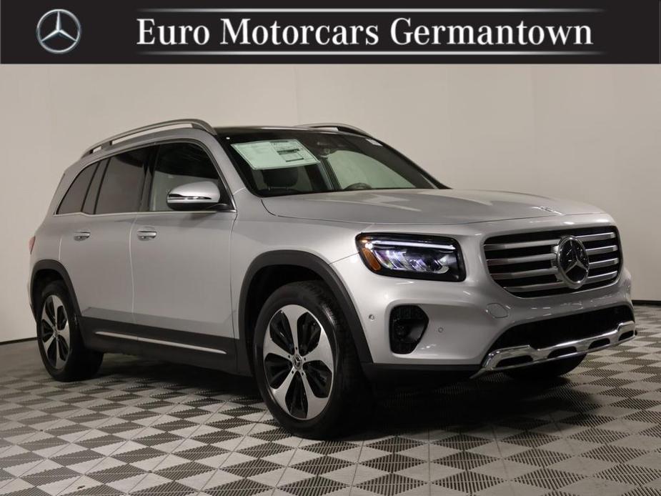new 2024 Mercedes-Benz GLB 250 car, priced at $54,125